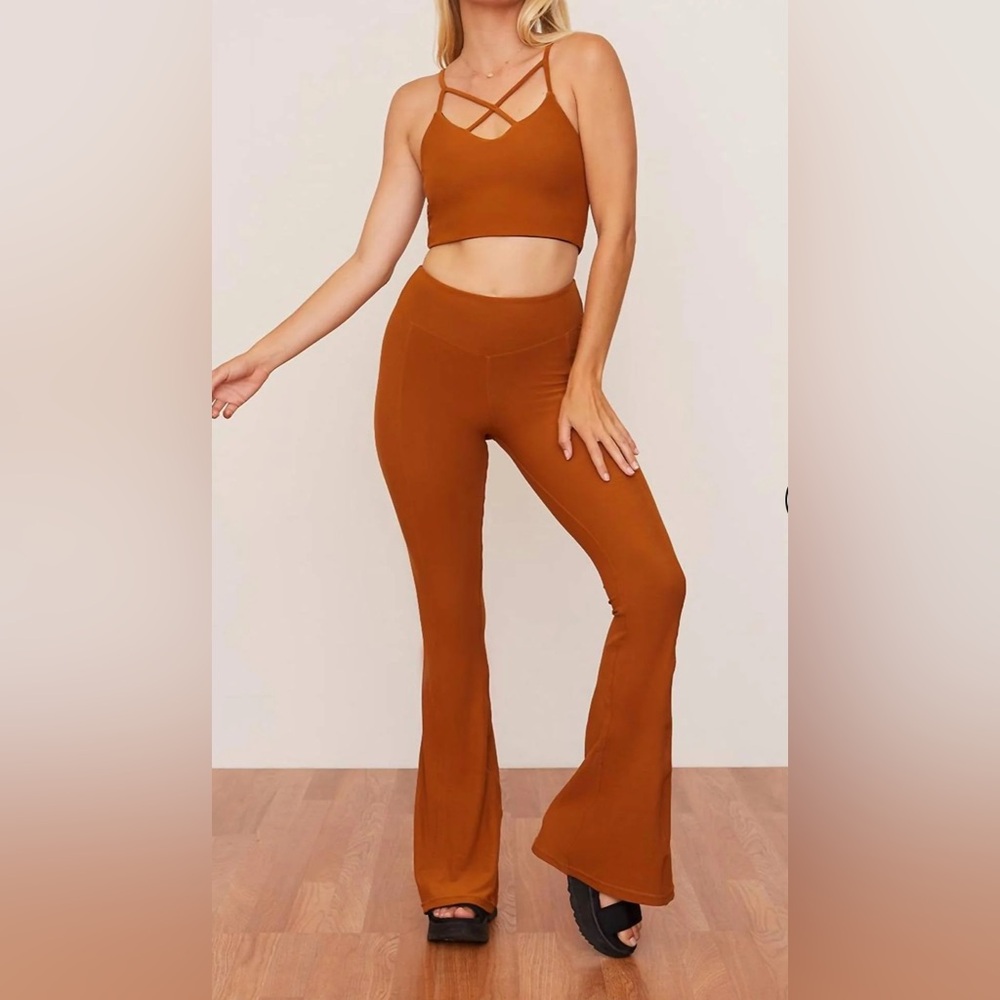 Wolven High-Waist Active Yoga Flare Leggings in Tumerick